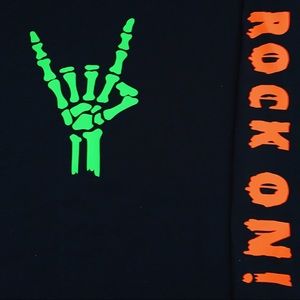 * ON SALE * ROCK ON! GRAPHIC TEE *SELLING FAST*